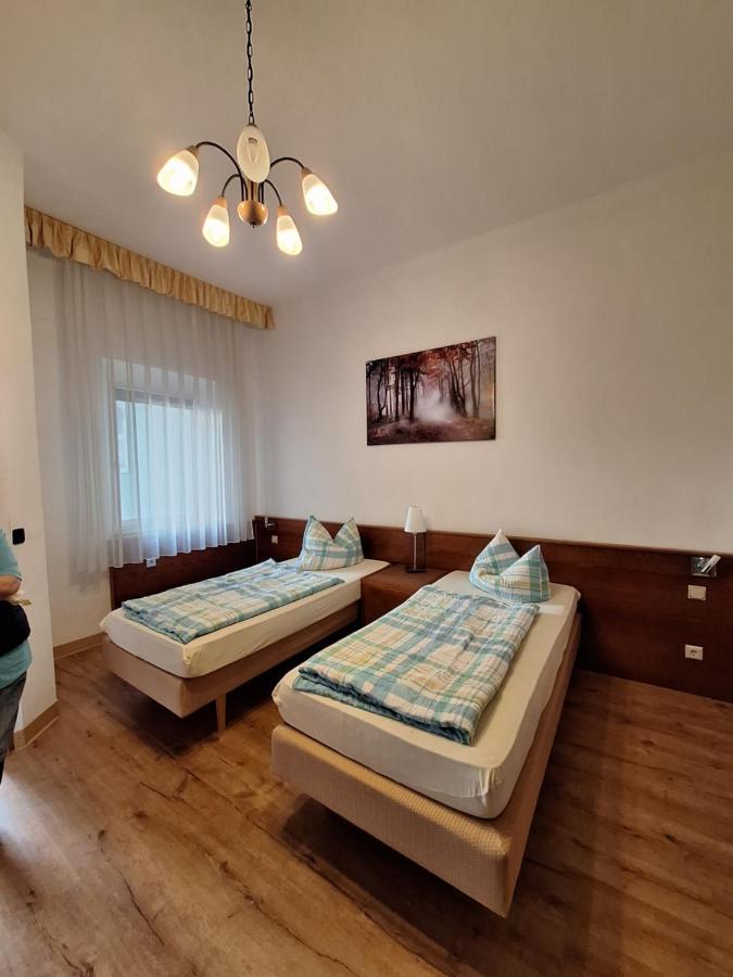 Gaststaette Und Pension Zur Schiene Merseburg Dış mekan fotoğraf