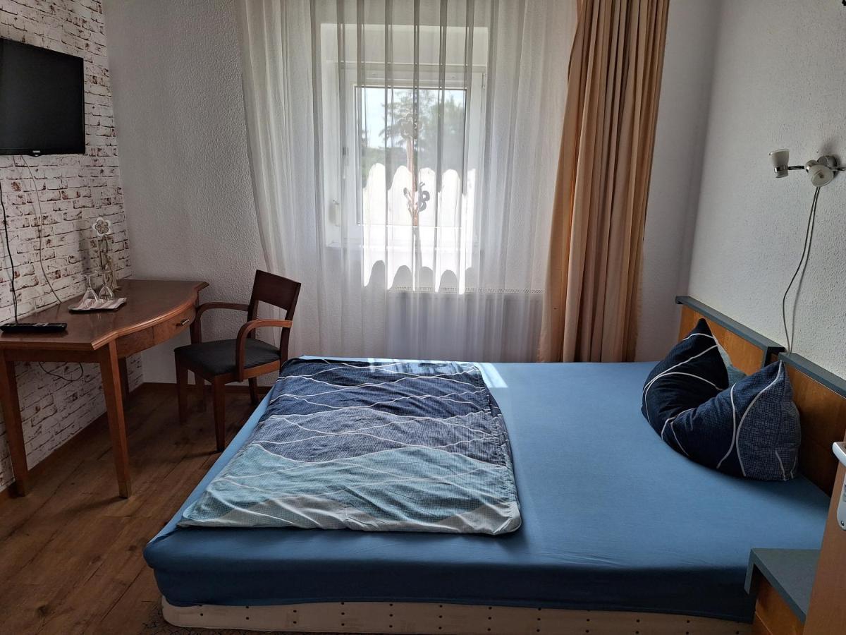 Gaststaette Und Pension Zur Schiene Merseburg Dış mekan fotoğraf