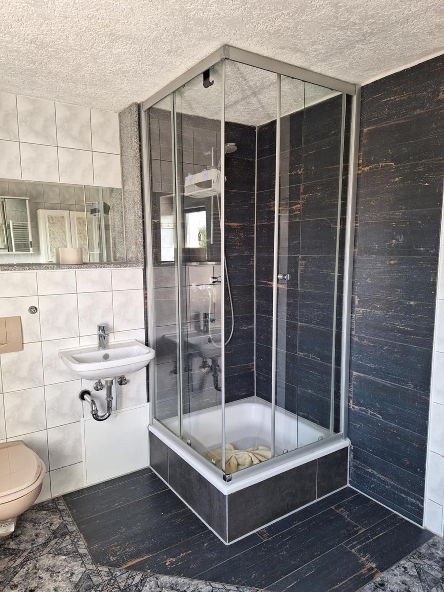 Gaststaette Und Pension Zur Schiene Merseburg Dış mekan fotoğraf