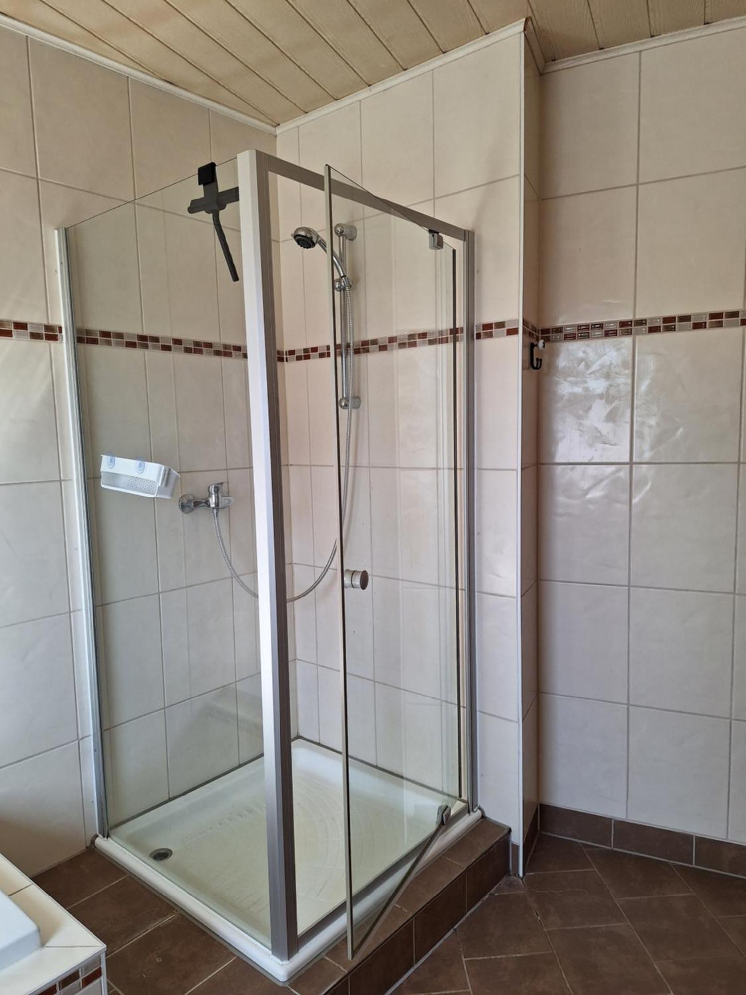 Gaststaette Und Pension Zur Schiene Merseburg Dış mekan fotoğraf