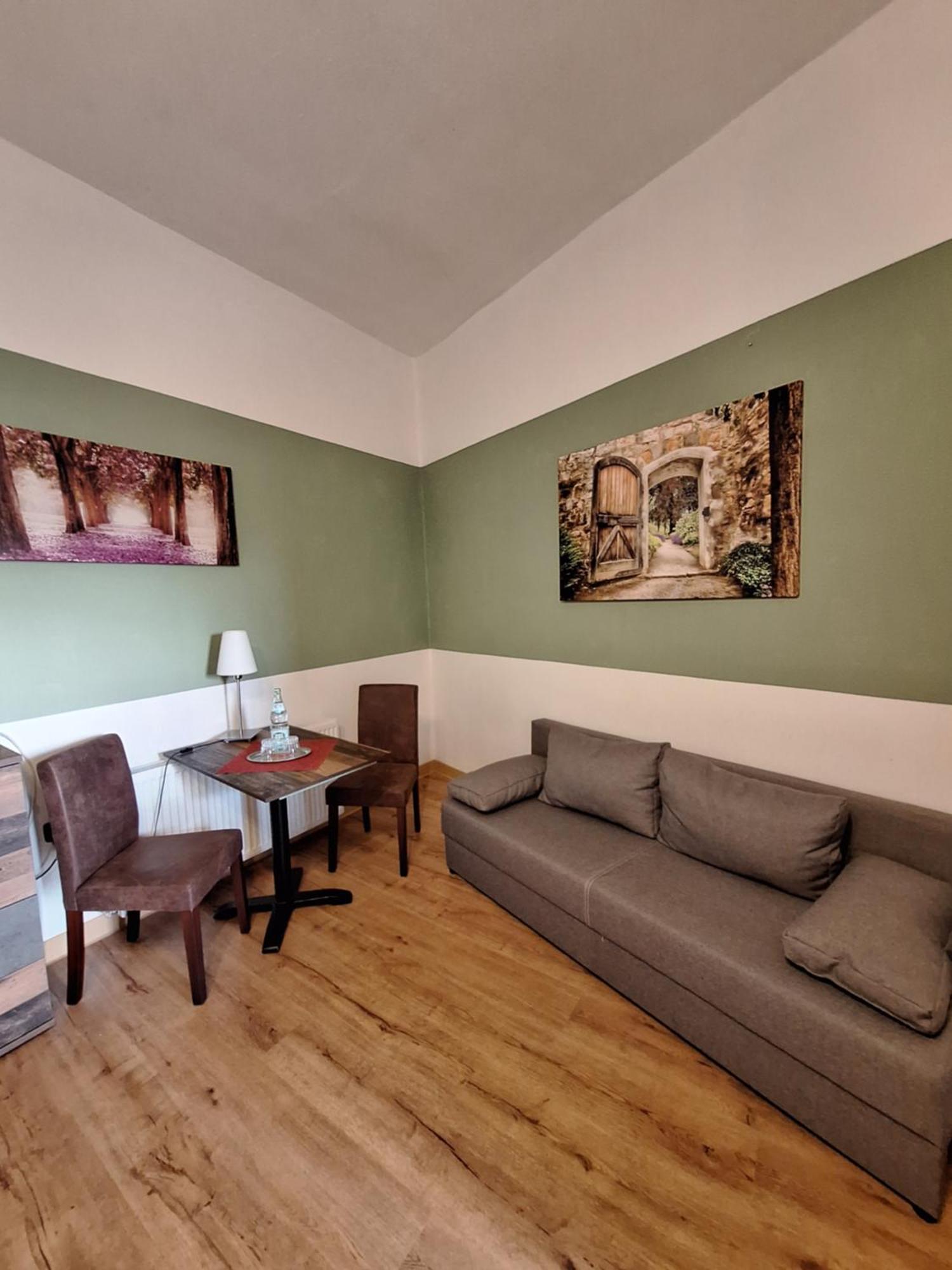 Gaststaette Und Pension Zur Schiene Merseburg Dış mekan fotoğraf